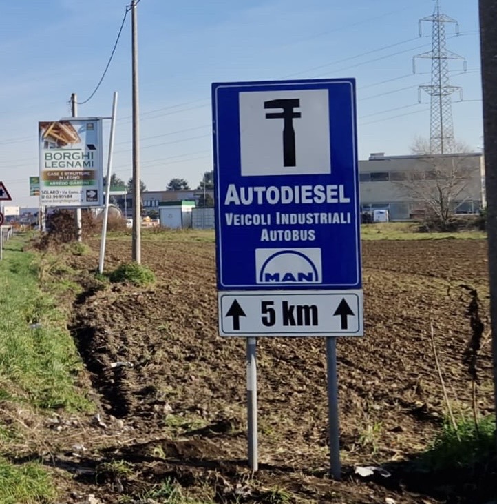 Segnaletica di servizio Abbiati & Company realizzazione 1