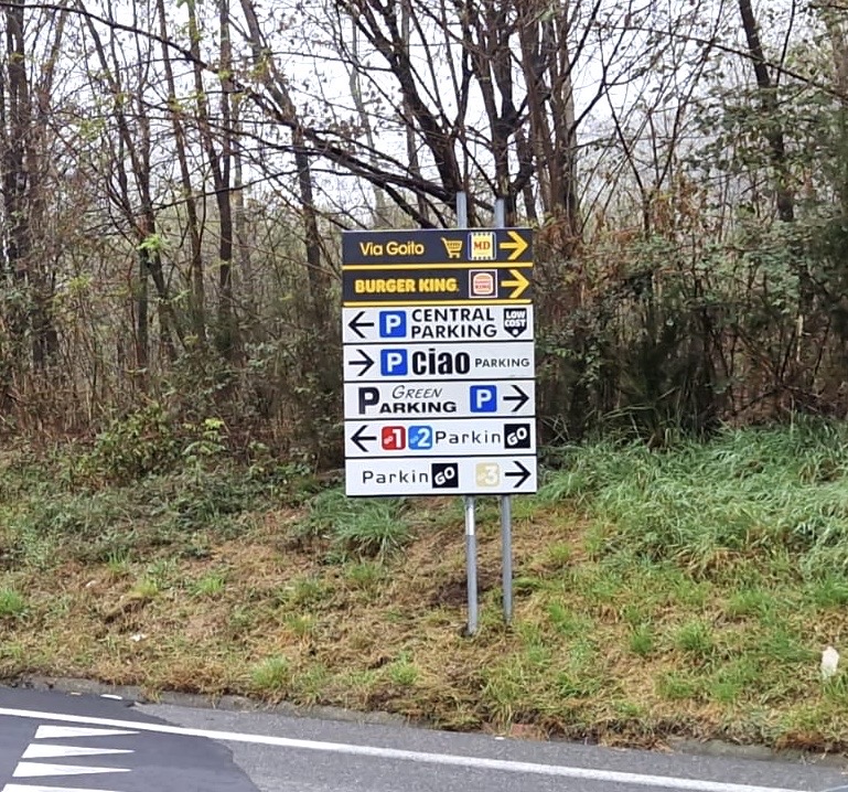 Segnali di indicazione commerciali e preinsegne Abbiati & Company realizzazione 2