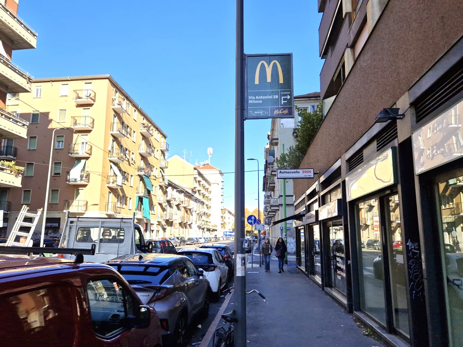 Targhe su palo luce Abbiati & Company realizzazione 1